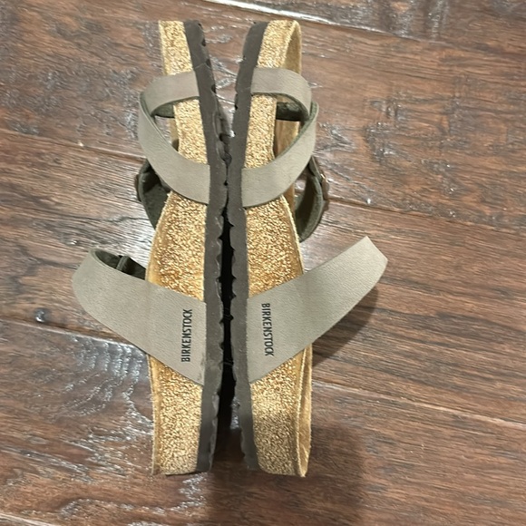 Cross Toe Birkenstock - Picture 3 of 3